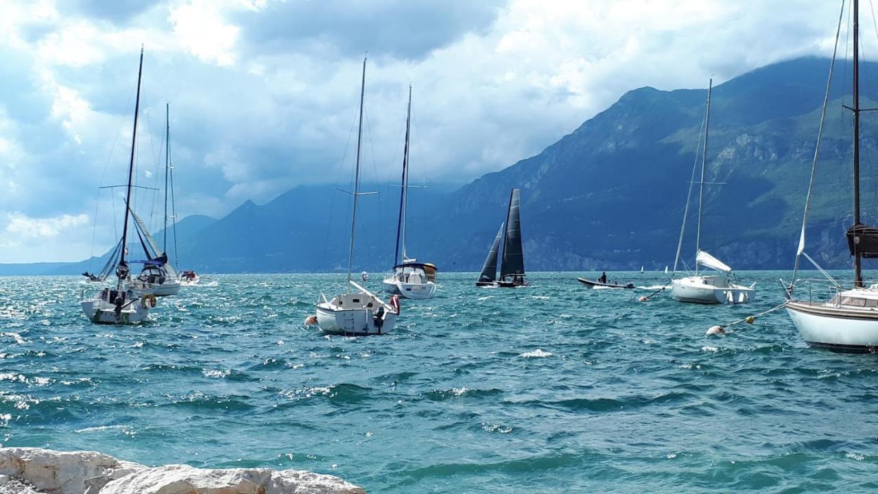 Appartamenti Casa Nina, Lago,Montagne, Uliveti 布雷佐内加尔达 外观 照片